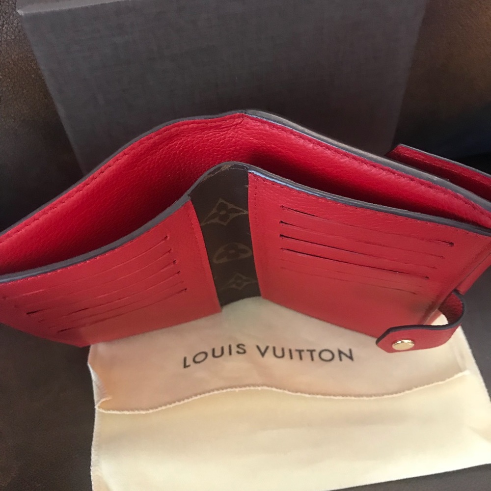 ♥️ SOLD ♥️ Louis Vuitton compact Pallas wallet - Picture 5 of 8